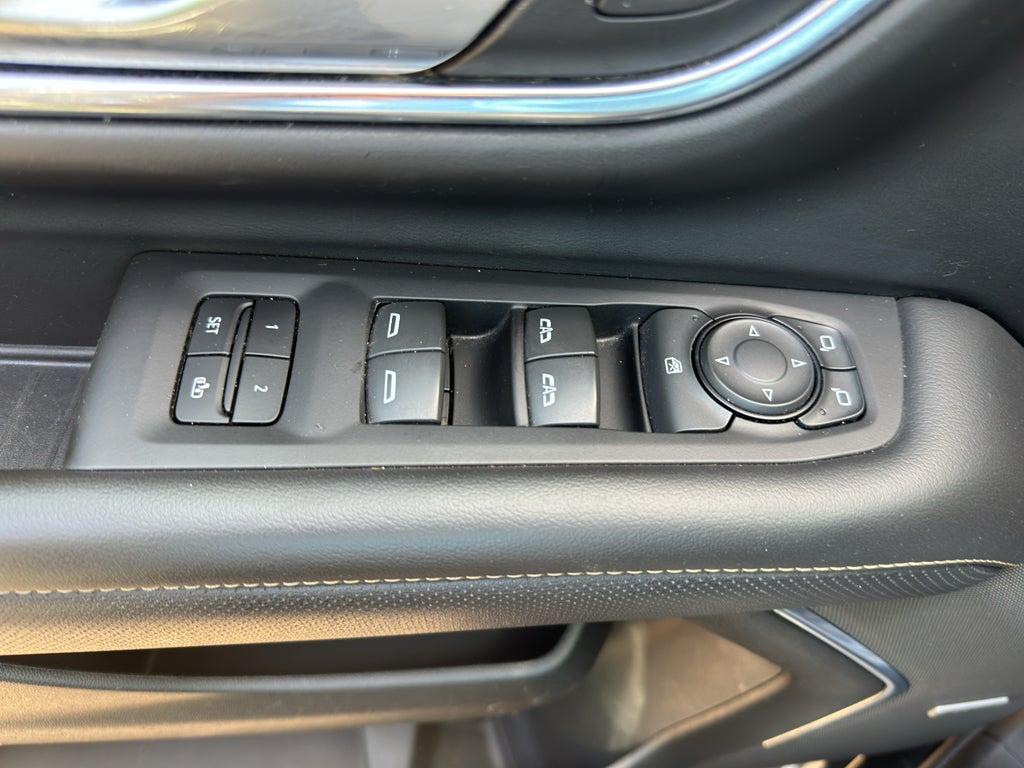 2024 GMC Yukon SLT