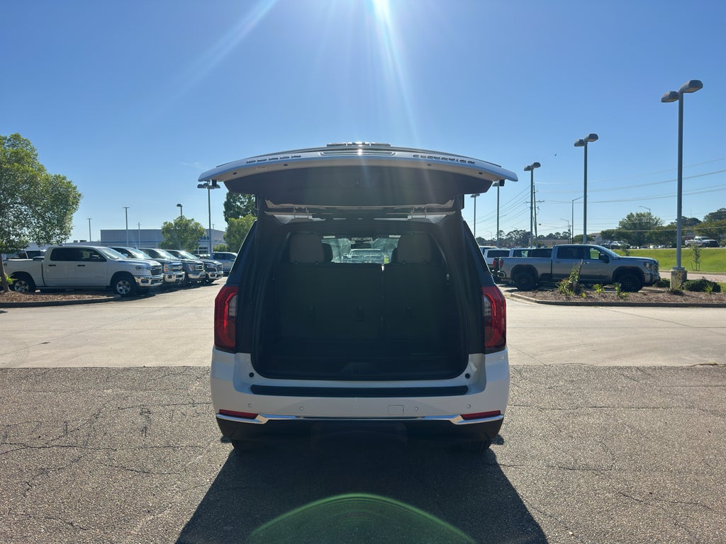 2025 GMC Yukon Elevation