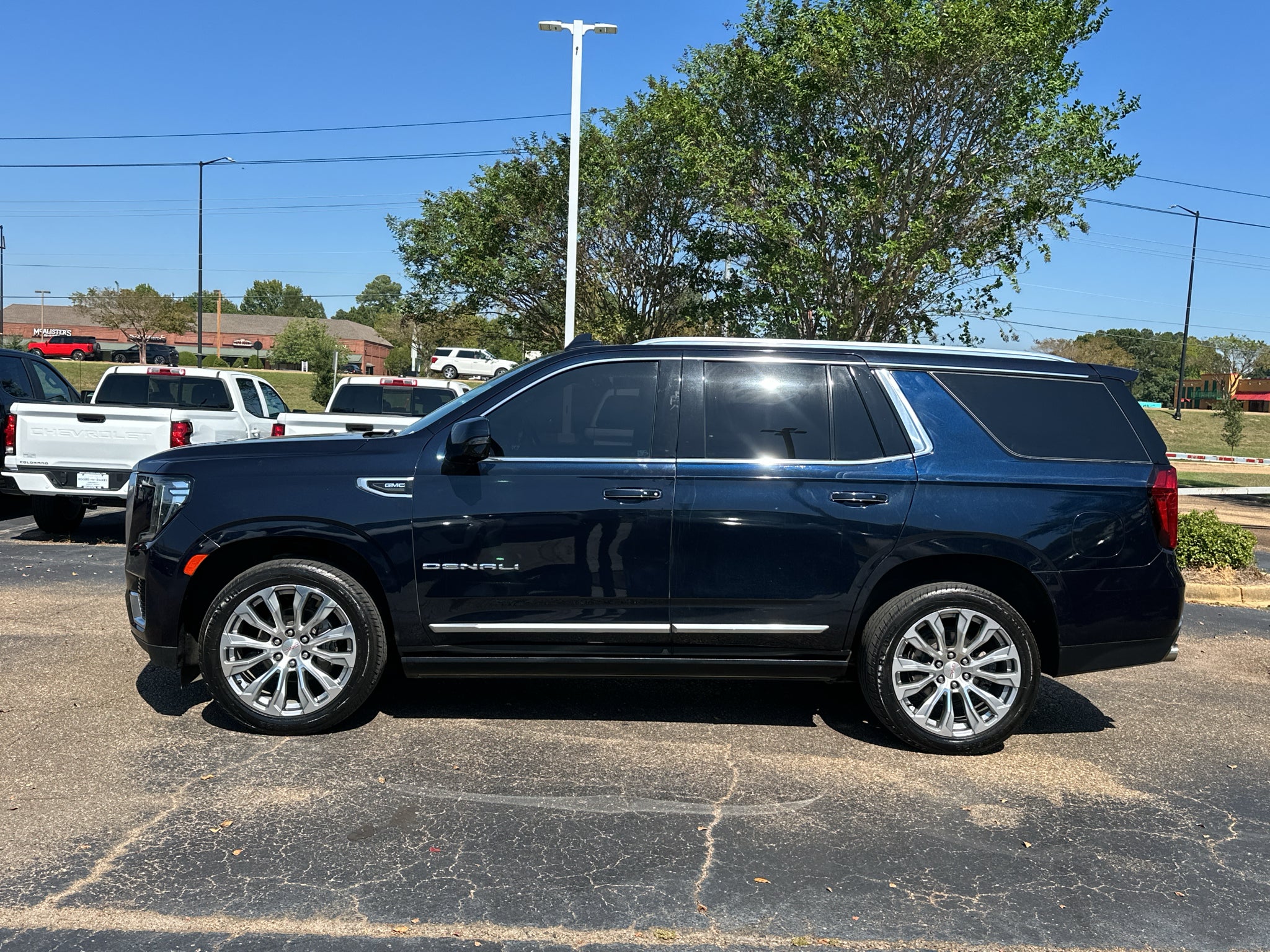 2023 GMC Yukon Denali
