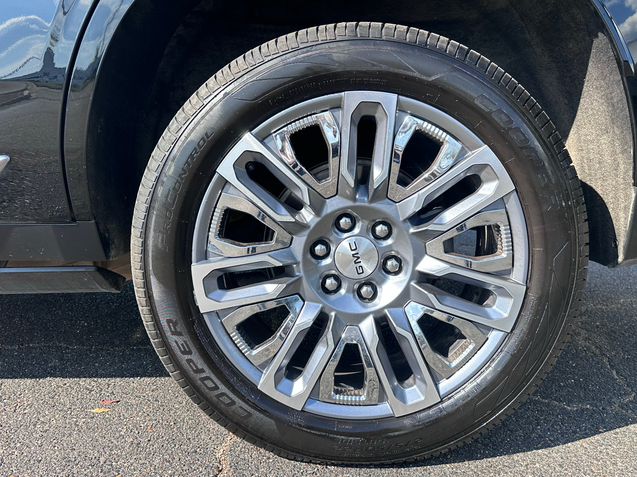 2023 GMC Yukon Denali