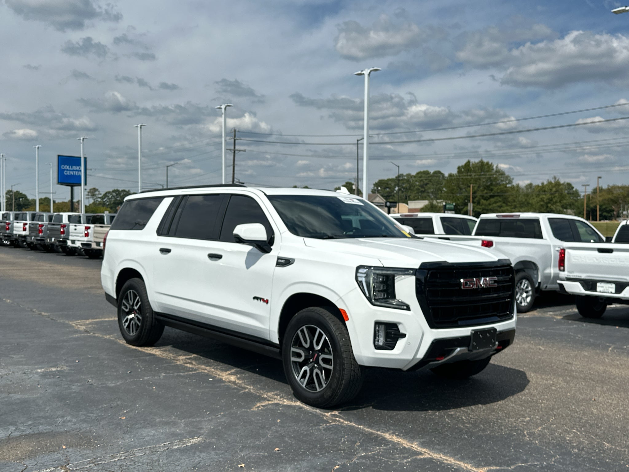 2021 GMC Yukon XL AT4