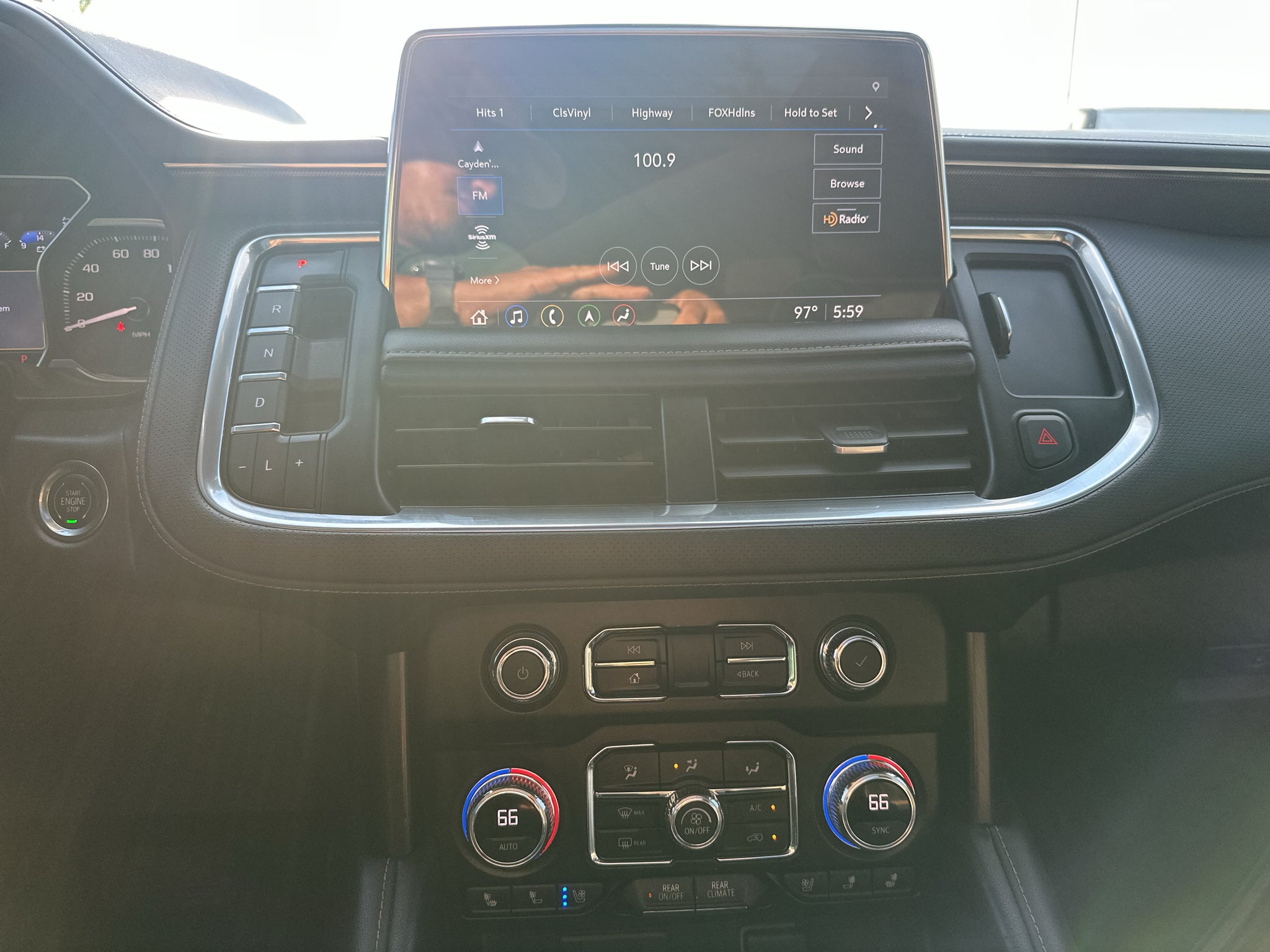 2021 GMC Yukon XL AT4