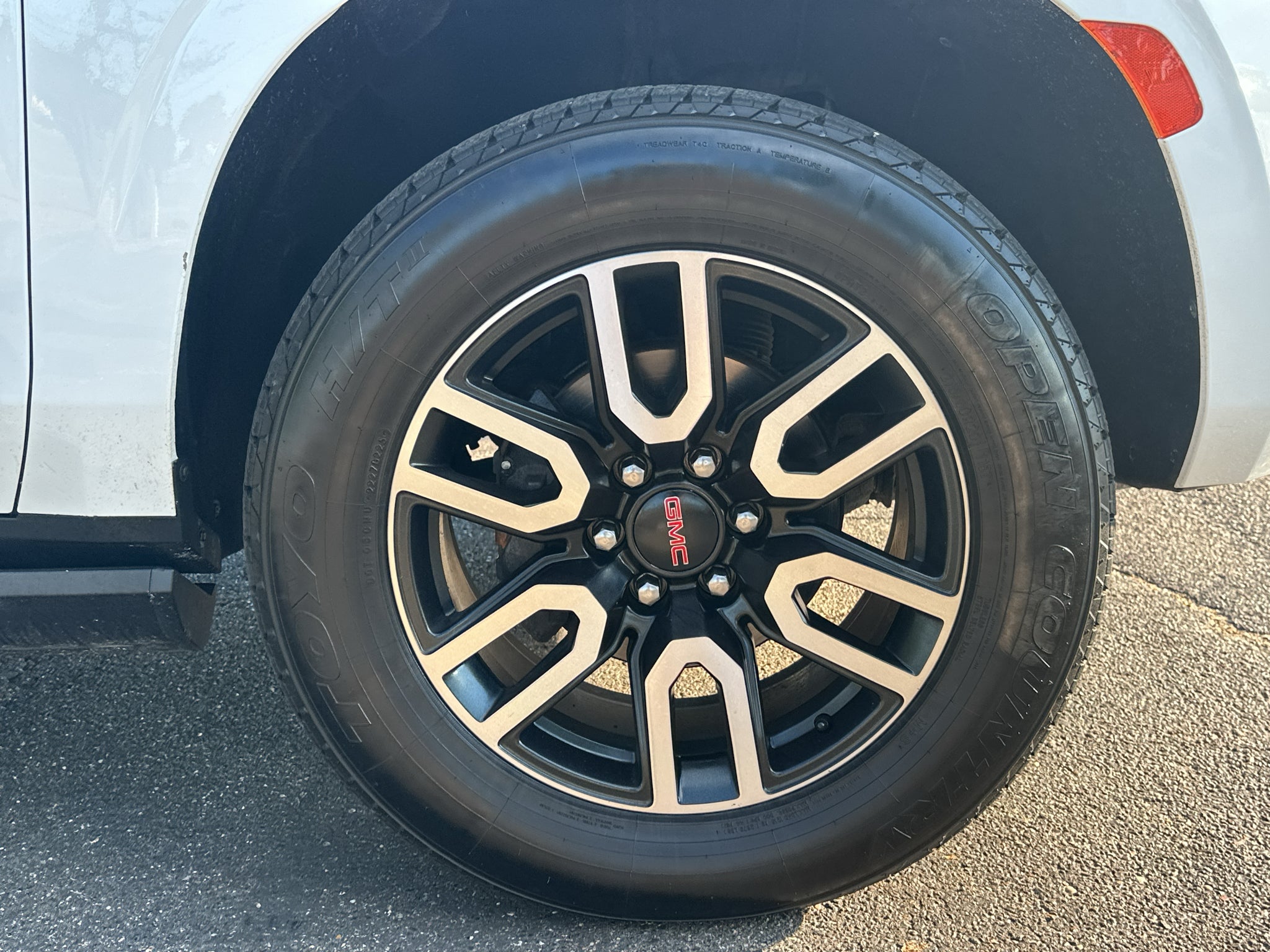 2021 GMC Yukon XL AT4