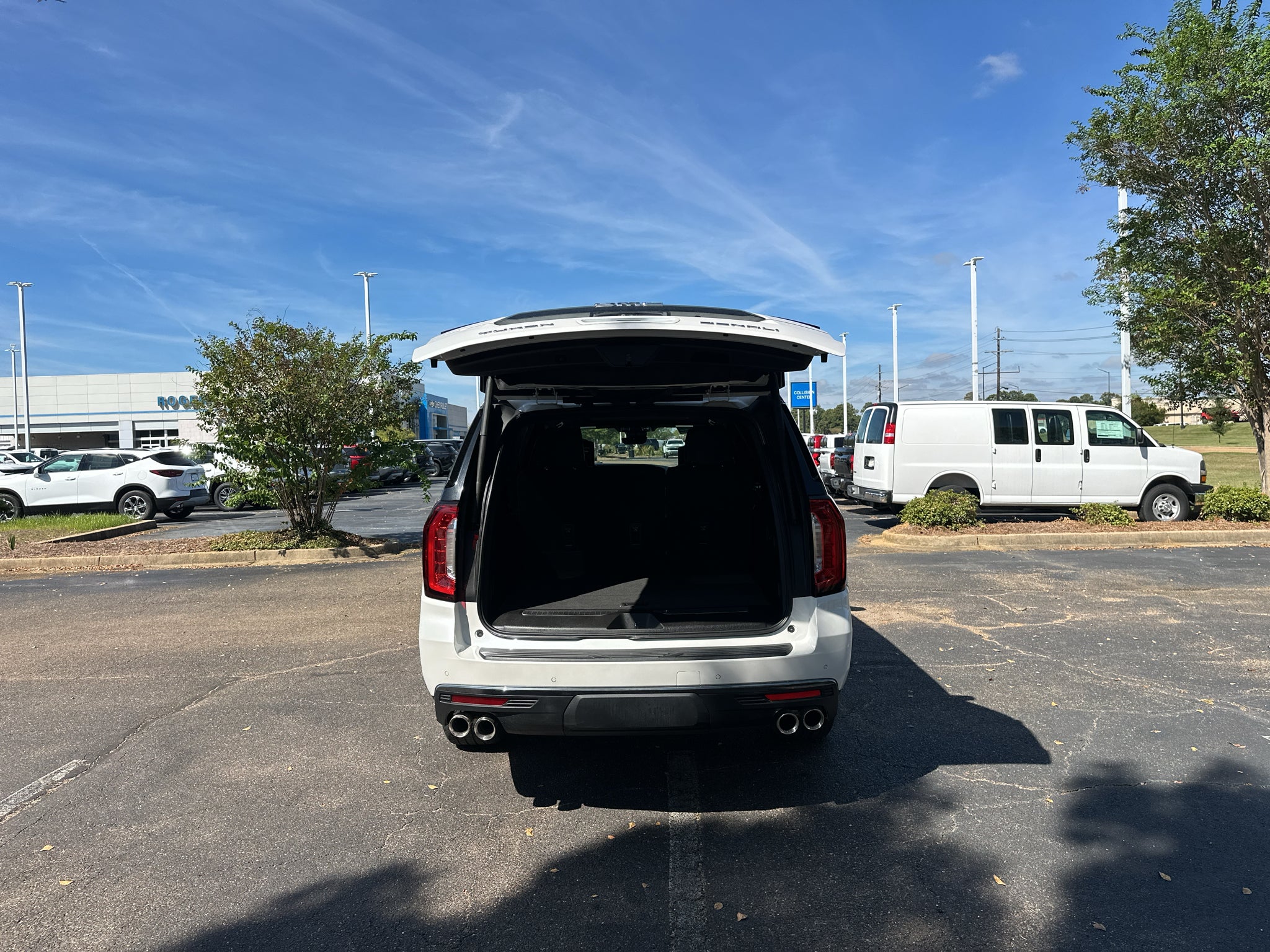 2023 GMC Yukon XL Denali Ultimate
