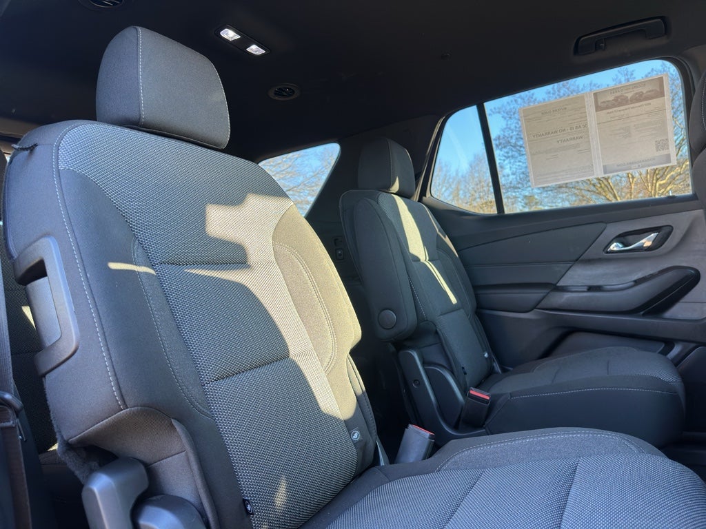 2022 Chevrolet Traverse LT Cloth