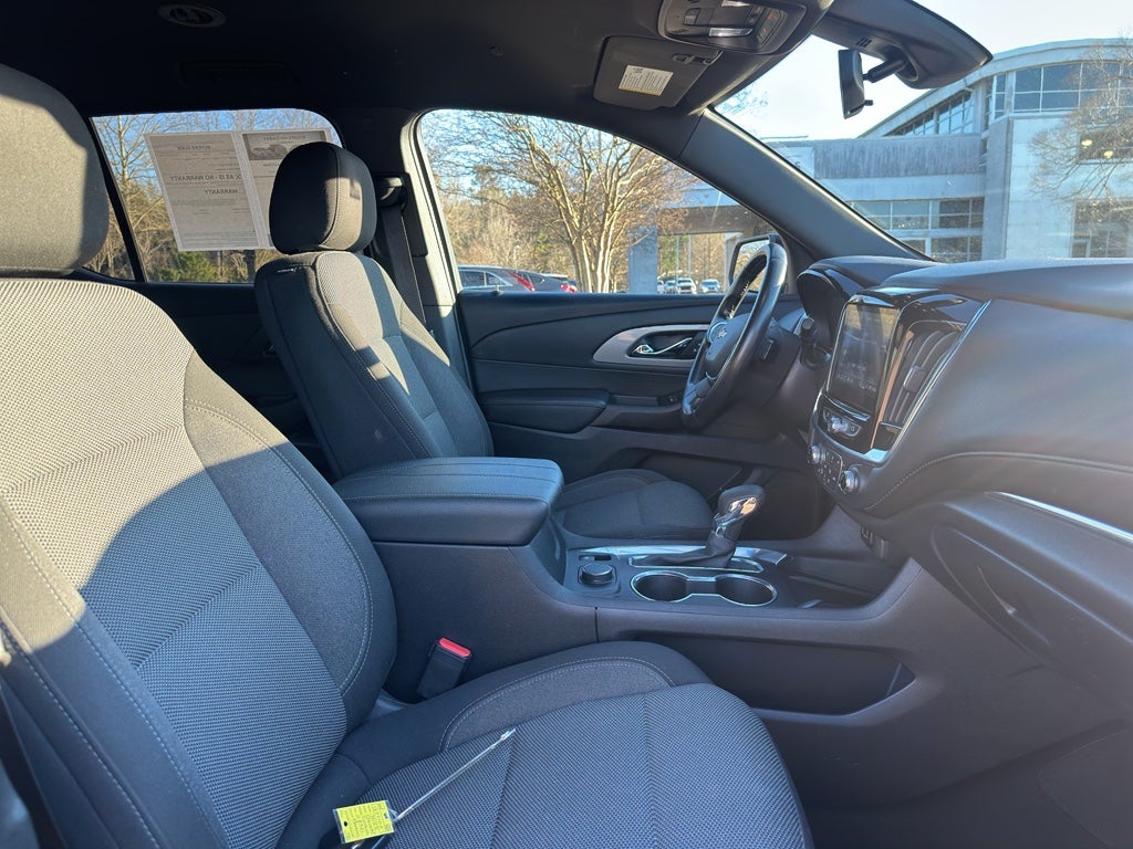 2022 Chevrolet Traverse LT Cloth