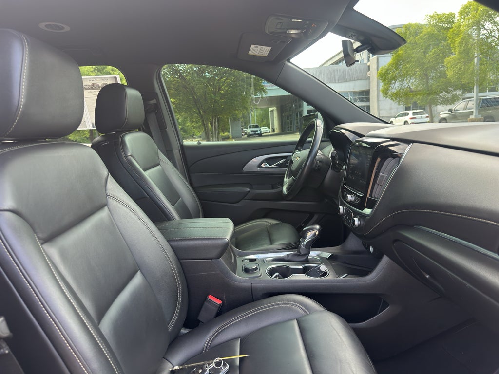 2022 Chevrolet Traverse LT Leather