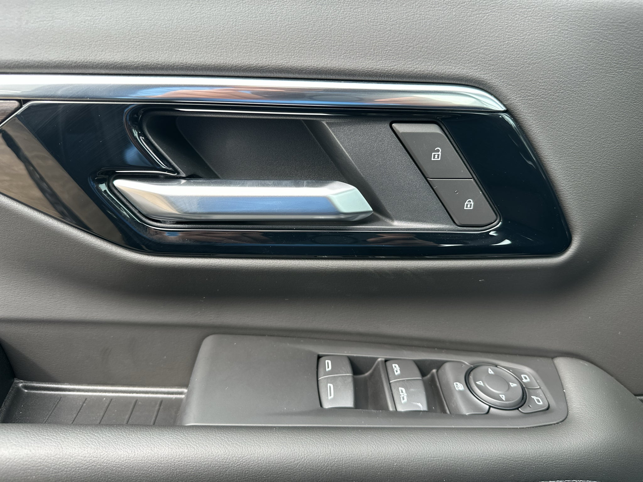 2027 Chevrolet Tahoe LS
