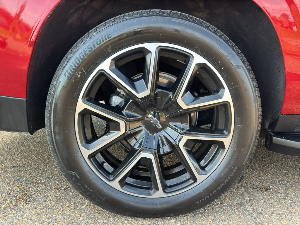 2025 Chevrolet Suburban RST