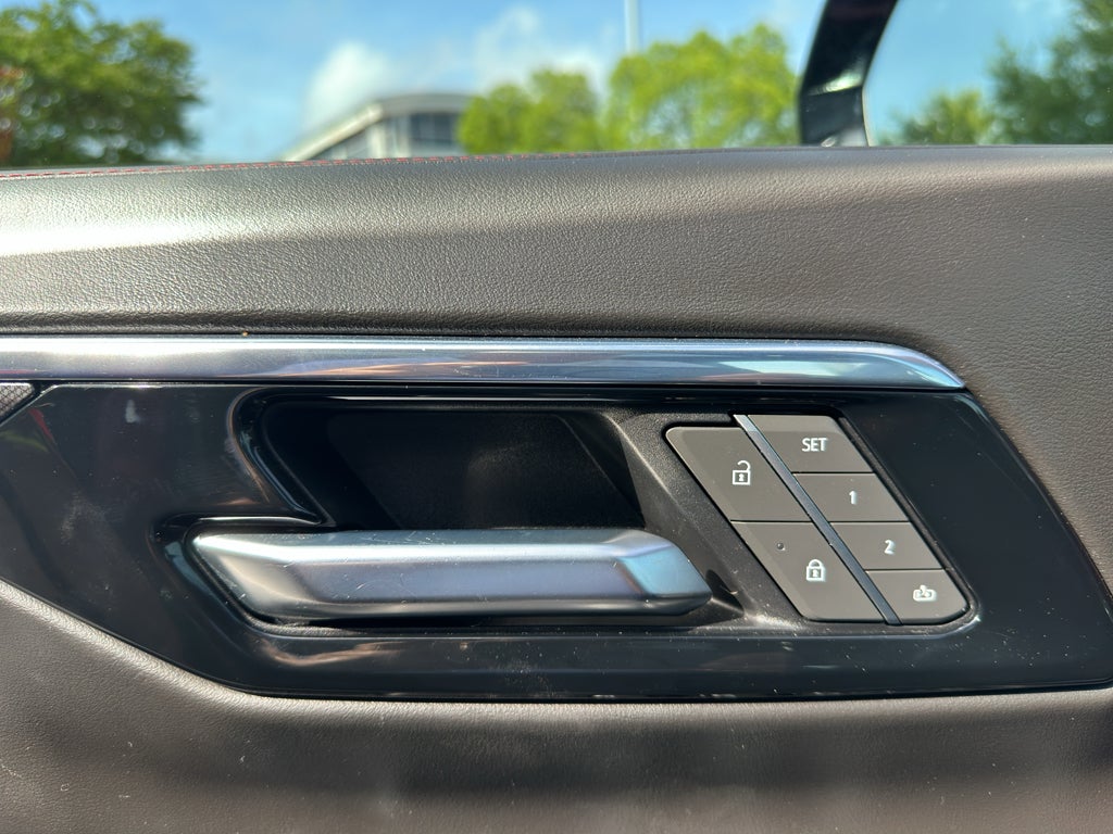 2025 Chevrolet Suburban RST