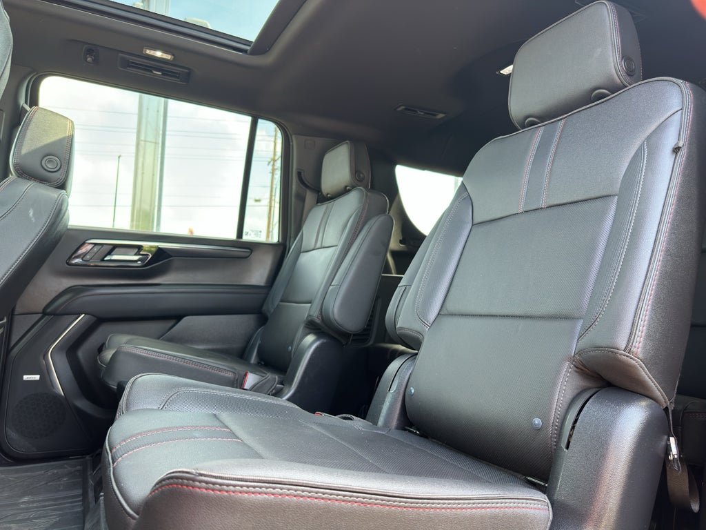 2025 Chevrolet Suburban RST