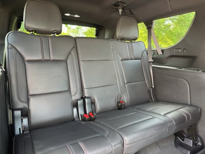 2025 Chevrolet Suburban RST