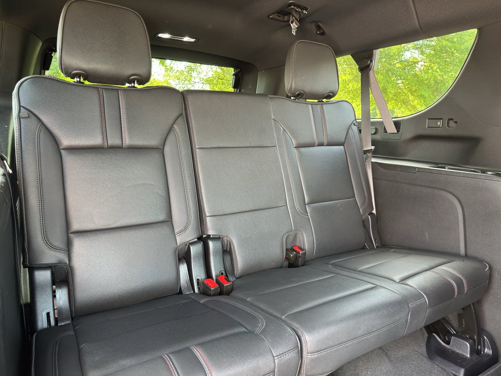 2025 Chevrolet Suburban RST
