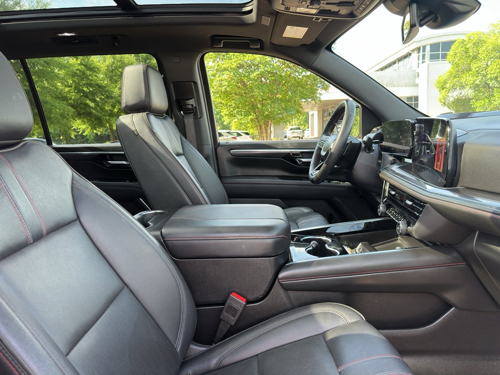 2025 Chevrolet Suburban RST