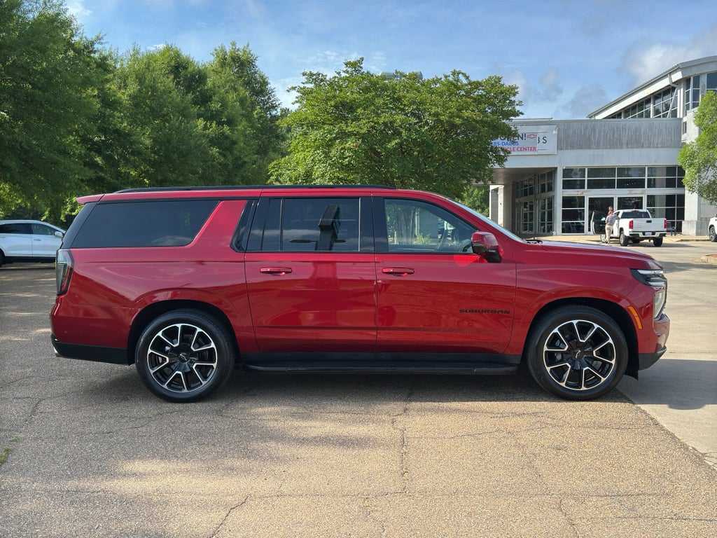2025 Chevrolet Suburban RST