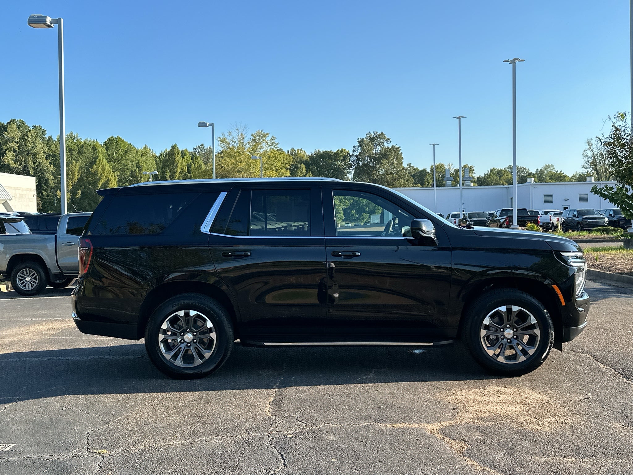 2025 Chevrolet Tahoe LS