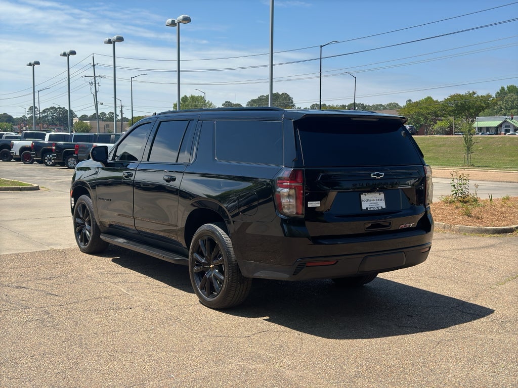 2023 Chevrolet Suburban RST