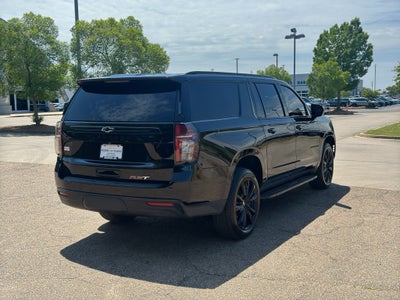 2023 Chevrolet Suburban RST