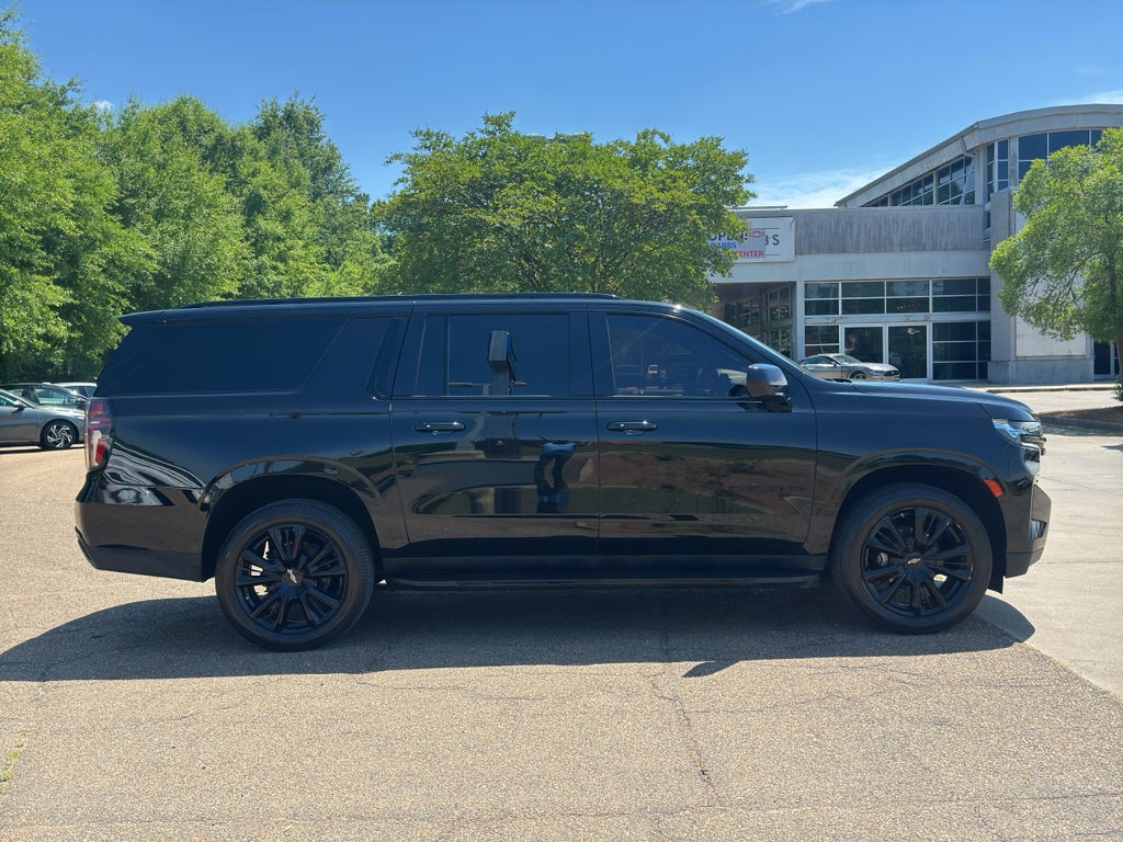 2023 Chevrolet Suburban RST
