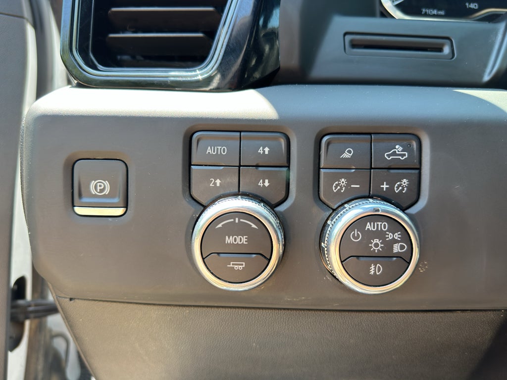 2025 GMC Sierra 1500 AT4