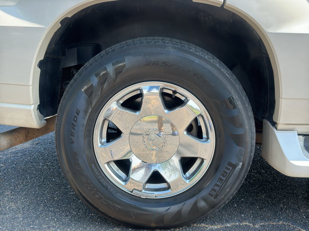 2003 Cadillac Escalade Standard
