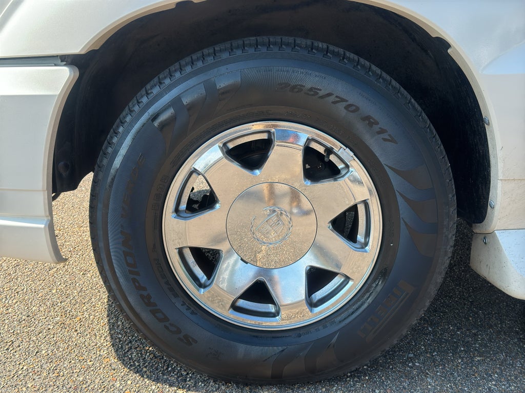 2003 Cadillac Escalade Standard