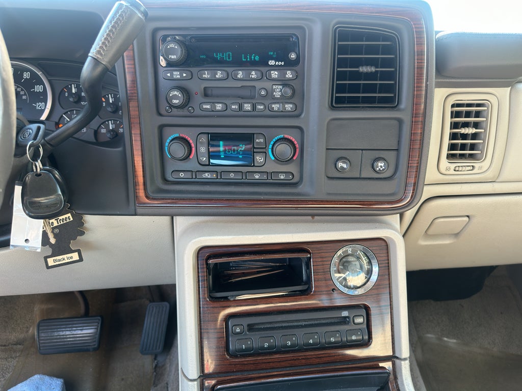 2003 Cadillac Escalade Standard