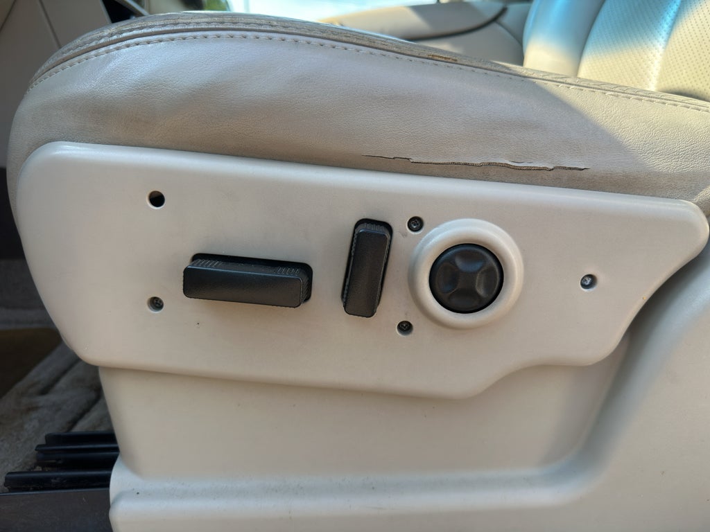2003 Cadillac Escalade Standard