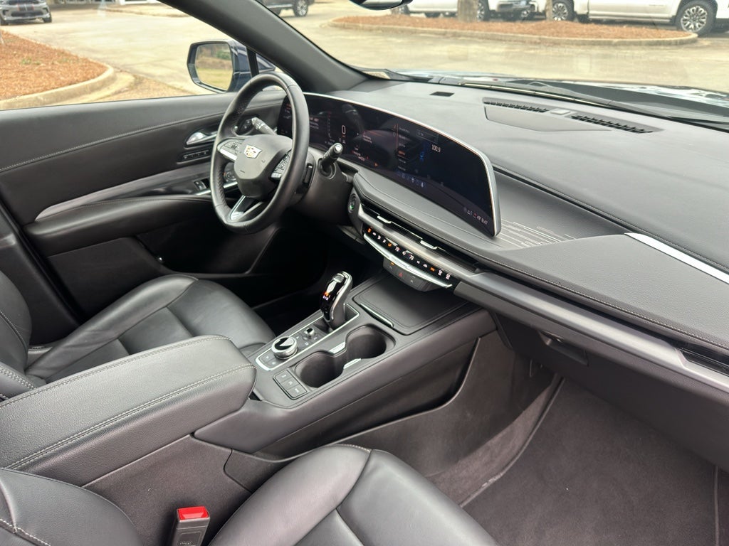 2025 Cadillac XT4 Premium Luxury