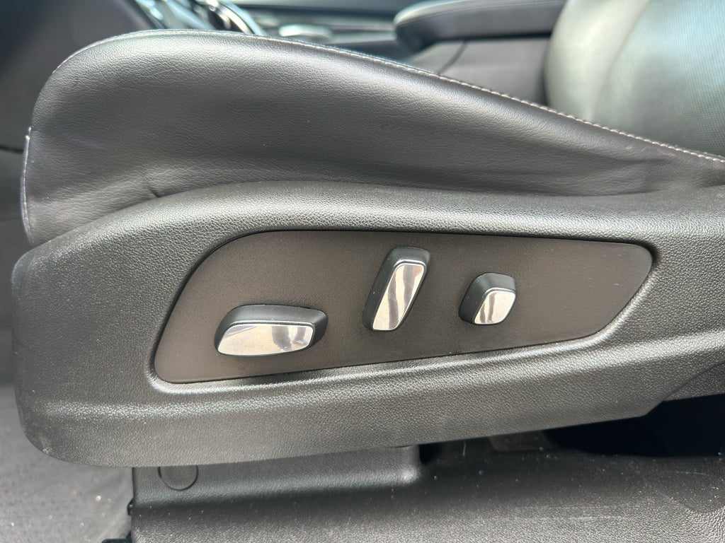 2023 Cadillac XT5 FWD Premium Luxury
