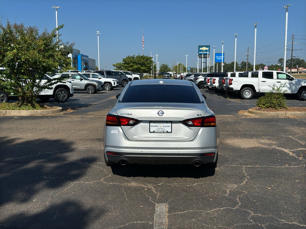 2021 Nissan Altima SR FWD