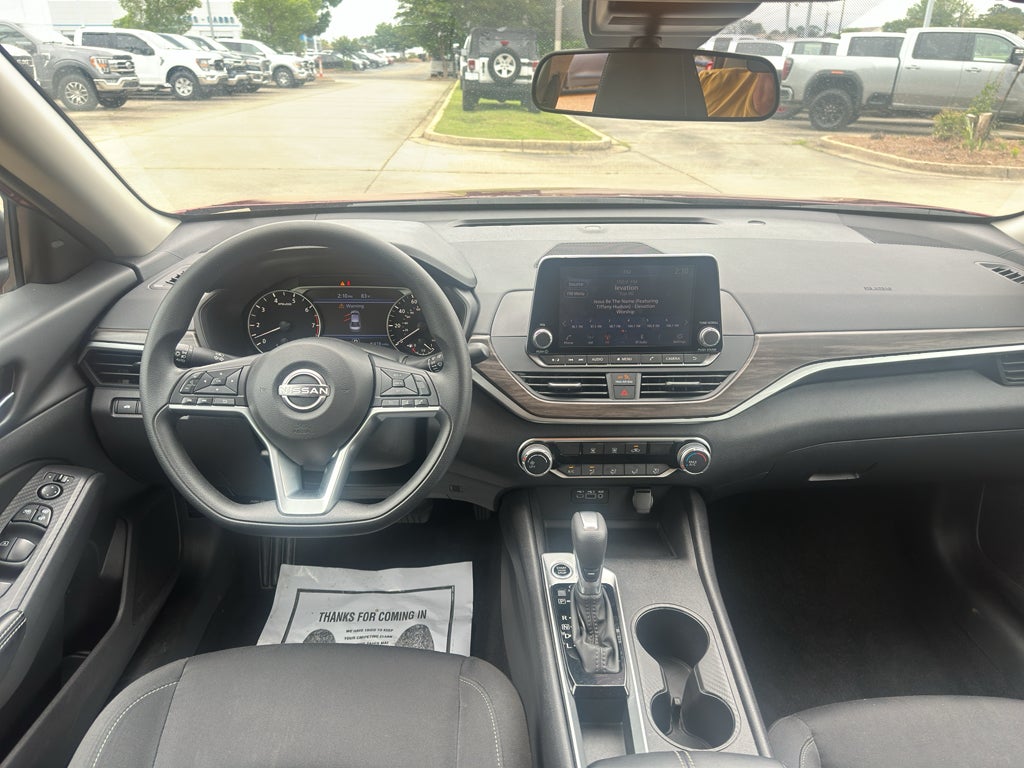 2025 Nissan Altima SV
