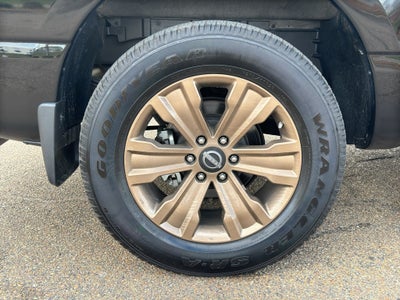 2024 Nissan TITAN Crew Cab SV 4x2