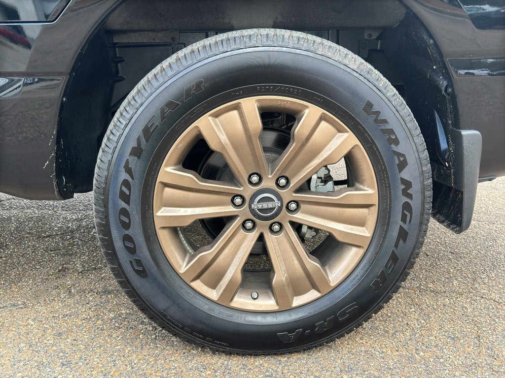 2024 Nissan TITAN Crew Cab SV 4x2