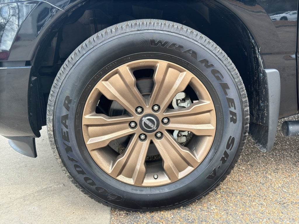 2024 Nissan TITAN Crew Cab SV 4x2