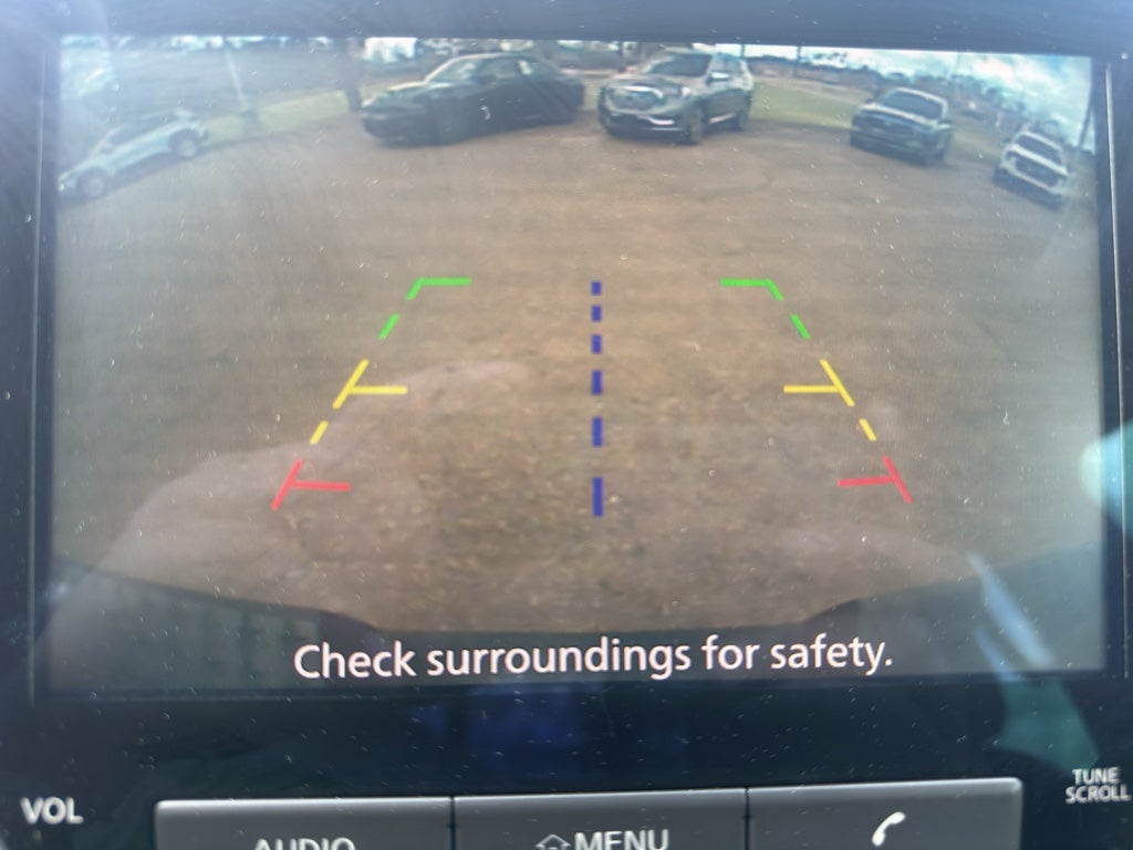 2024 Nissan TITAN Crew Cab SV 4x2