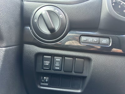 2024 Nissan TITAN Crew Cab SV 4x2