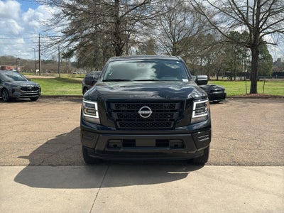 2024 Nissan TITAN Crew Cab SV 4x2