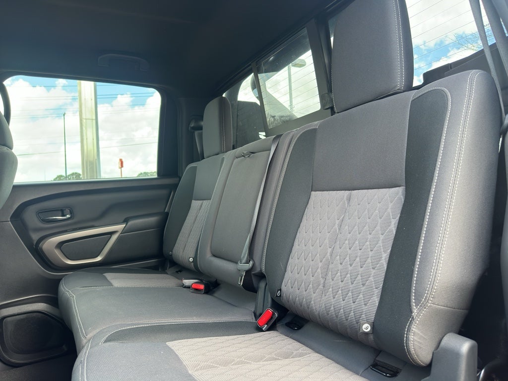 2024 Nissan TITAN Crew Cab SV 4x2