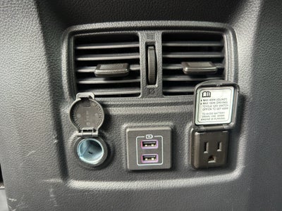 2024 Nissan TITAN Crew Cab SV 4x2