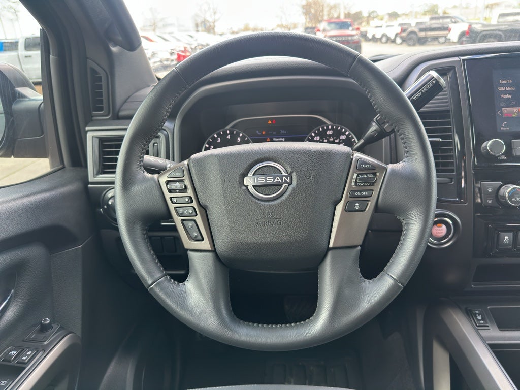 2024 Nissan TITAN Crew Cab SV 4x2