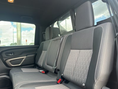 2024 Nissan TITAN Crew Cab SV 4x2