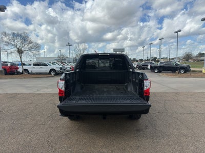 2024 Nissan TITAN Crew Cab SV 4x2