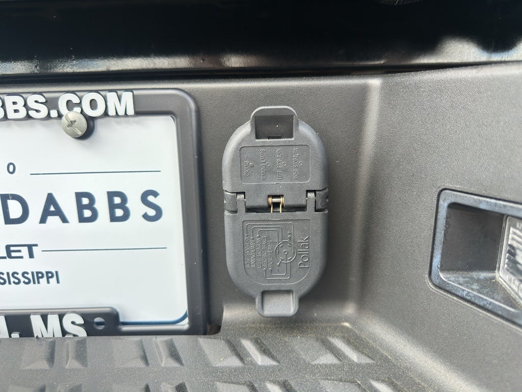 2024 Nissan TITAN Crew Cab SV 4x2