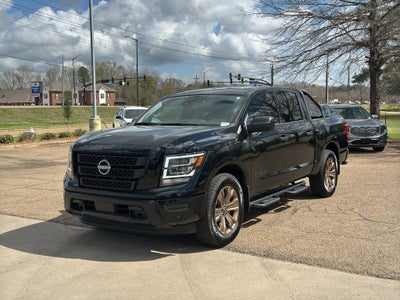 2024 Nissan TITAN Crew Cab SV 4x2