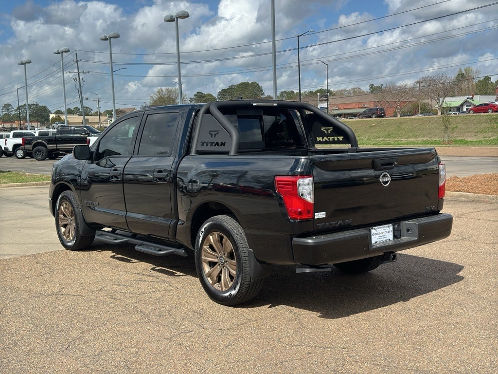 2024 Nissan TITAN Crew Cab SV 4x2
