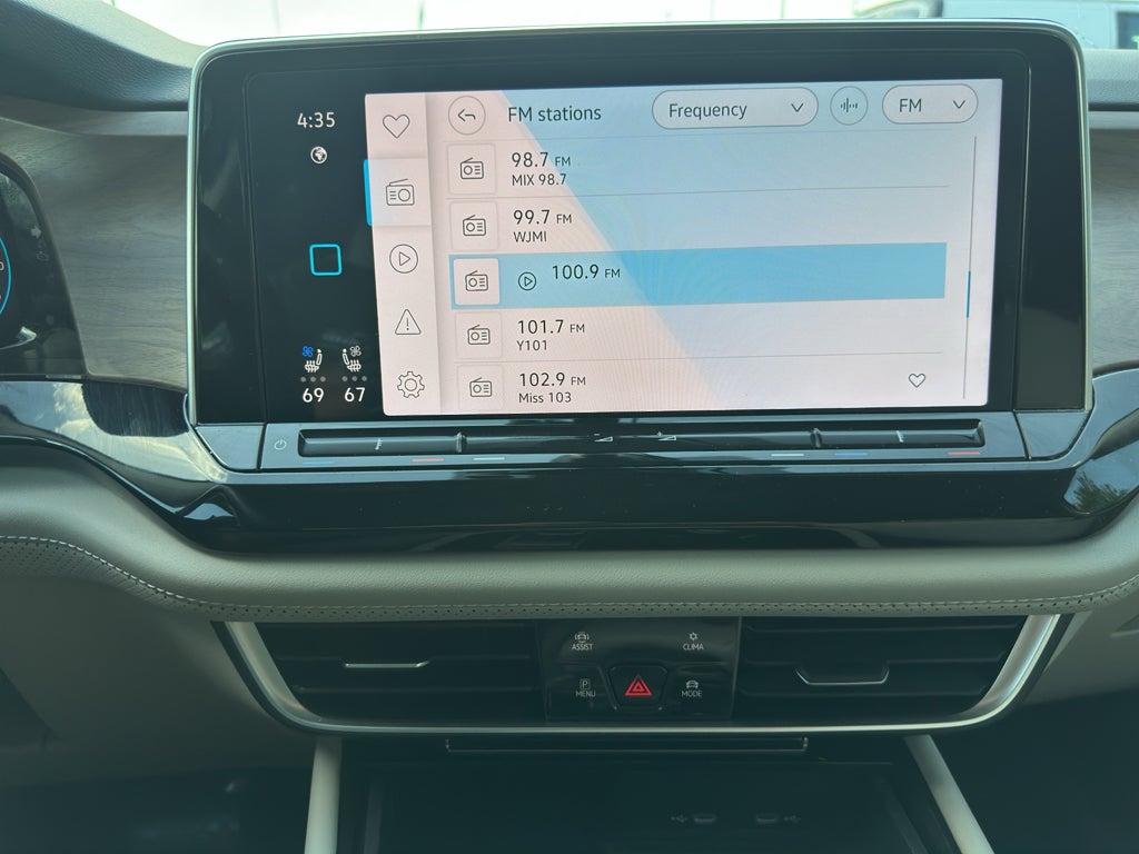 2024 Volkswagen Atlas 2.0T SE w/Technology