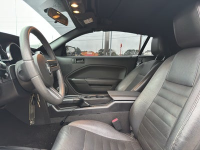 2005 Ford Mustang GT Deluxe