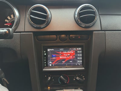 2005 Ford Mustang GT Deluxe