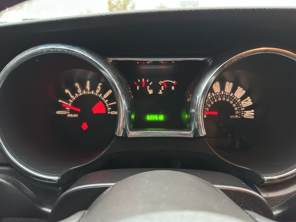 2005 Ford Mustang GT Deluxe